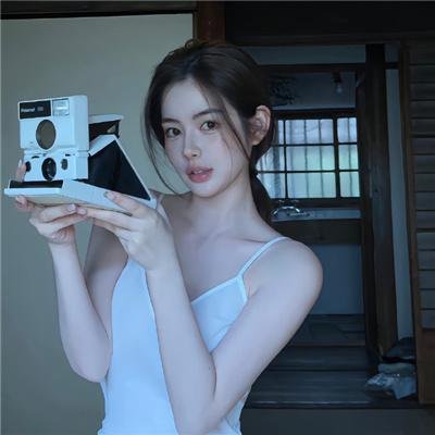 走投无路的原偶像，选择与完全陌生的大叔一起生活